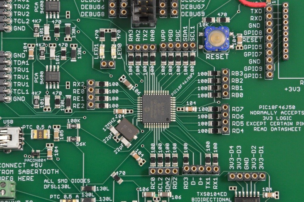  Illustration of the PCB silkscreen application process, showing automated inkjet printing and UV curing techniques used to apply component labels and markings on the circuit board surface.